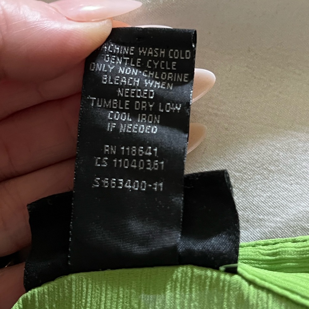 Green Sleeveless Ruffle Top - Picture 6 of 6